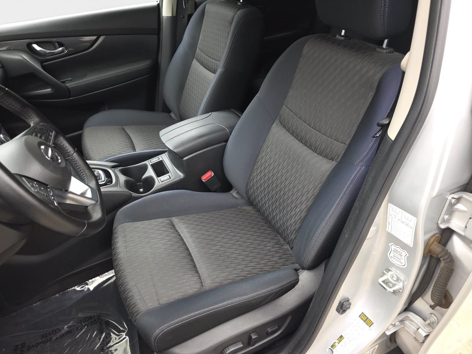 Used 2018 Nissan Rogue SV FWD image 12
