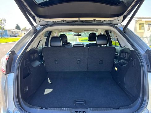 Used 2016 Ford Edge Titanium FWD image 17