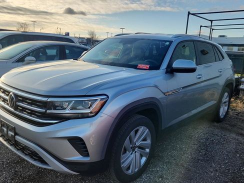 Used 2023 Volkswagen Atlas Cross Sport SE image 9