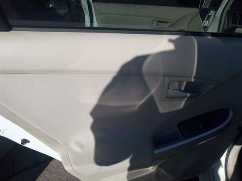 Used 2010 Toyota Prius Five image 7