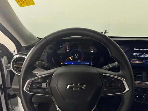 Used 2025 Chevrolet Trax ACTIV w/ Sunroof Package image 21