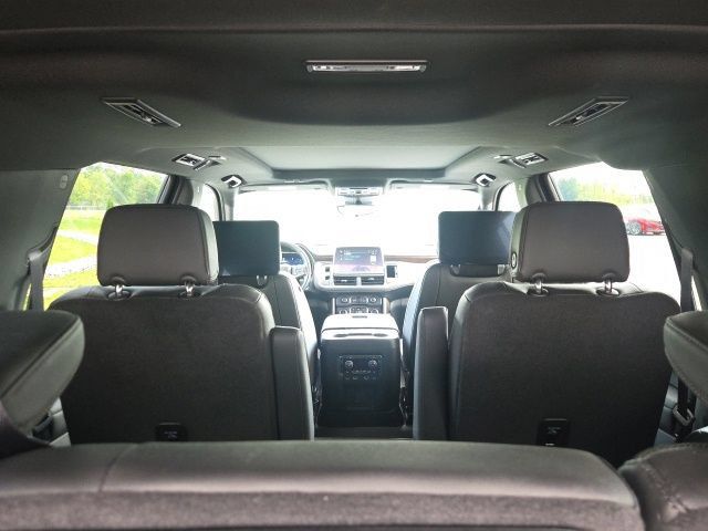 Used 2024 Chevrolet Suburban High Country AWD/4WD image 12