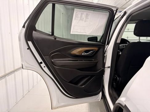 Used 2020 GMC Terrain SLE w/ Elevation Edition FWD image 12