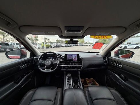 Used 2023 Nissan Pathfinder SL w/ Black Appearance Package FWD image 28