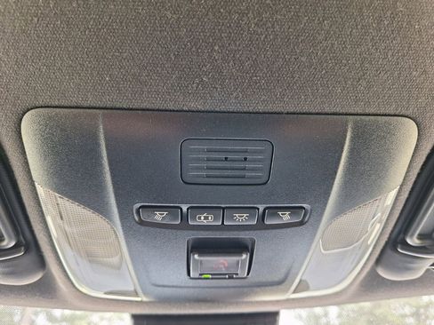 Used 2021 Toyota Corolla SE w/ Carpet Mat Package (TMS) image 18