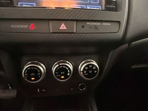 Used 2025 Mitsubishi Outlander Sport AWD image 23