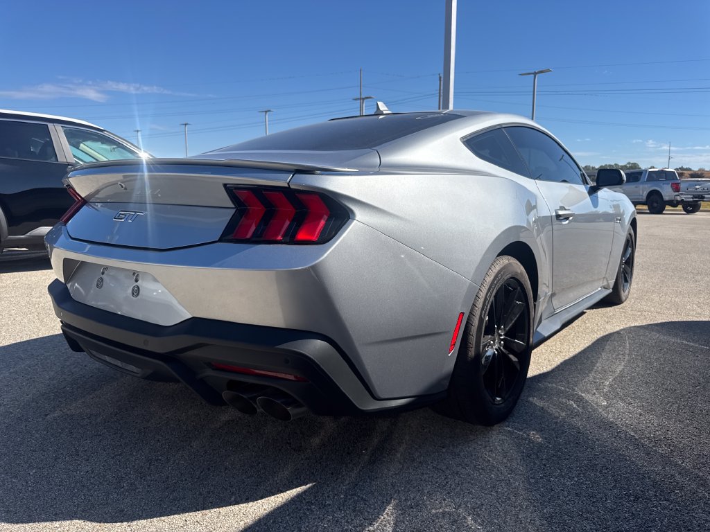 Used 2024 Ford Mustang GT RWD image 5