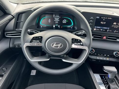 New 2026 Hyundai Elantra Hybrid FWD image 13