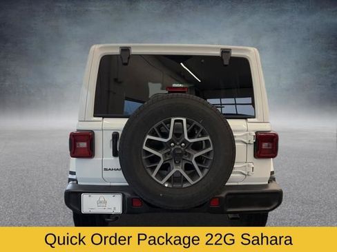 Used 2025 Jeep Wrangler Sahara image 6