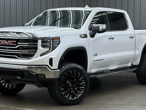 Used 2024 GMC Sierra 1500 SLT w/ SLT Premium Plus Package AWD/4WD image 1