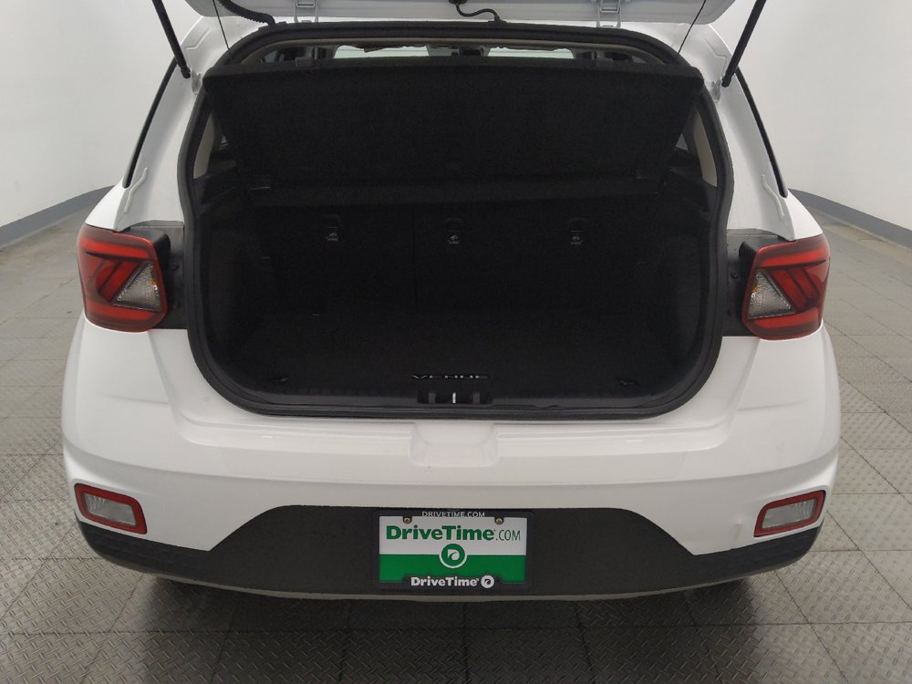 Used 2025 Hyundai Venue SEL FWD image 29