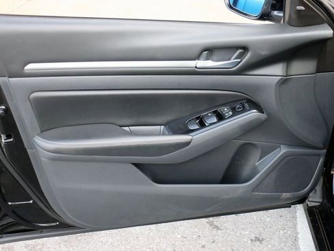 Used 2023 Nissan Altima 2.5 SV image 15