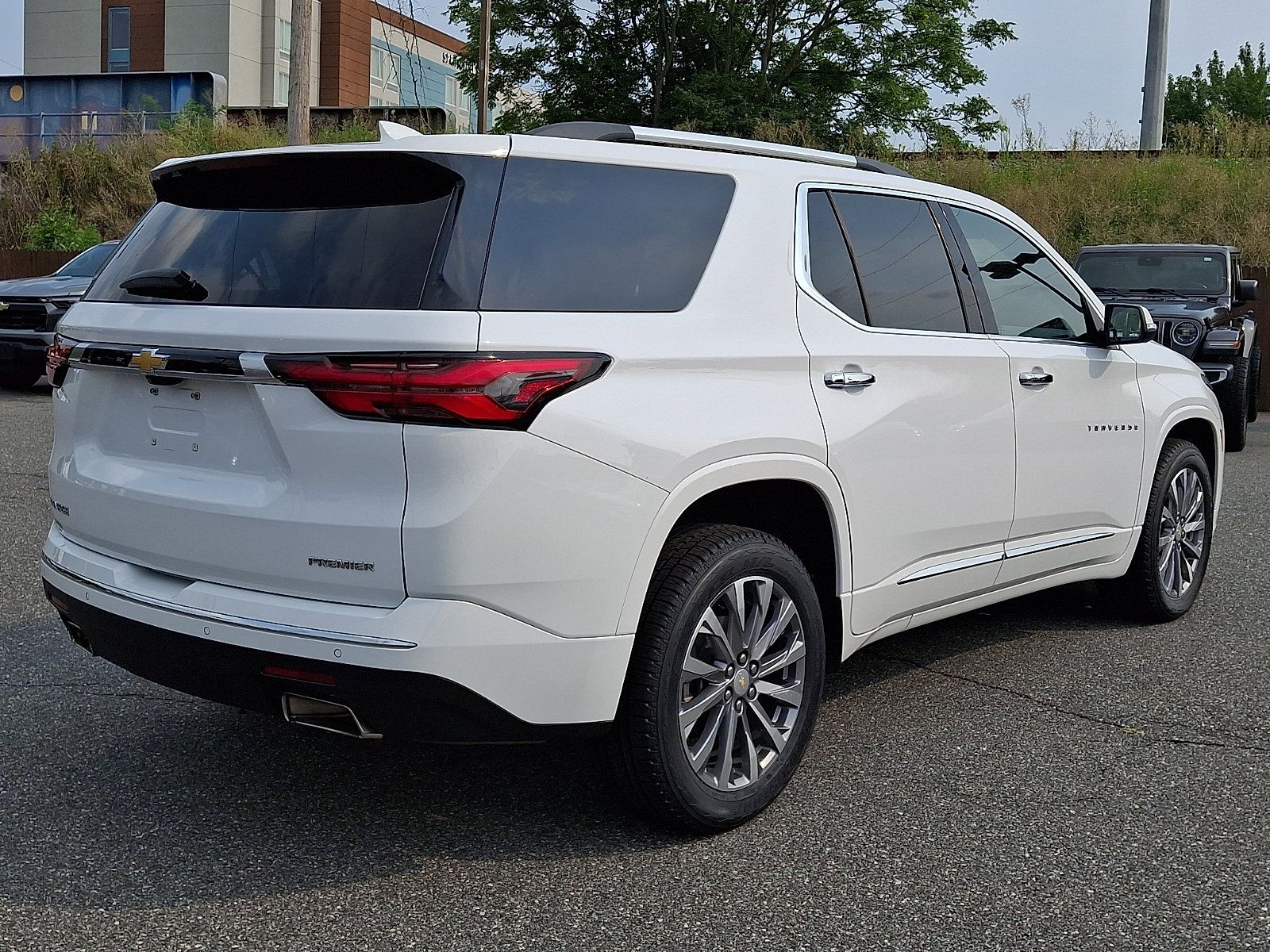 Certified 2023 Chevrolet Traverse Premier FWD image 6