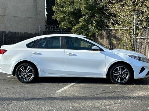 Used 2023 Kia Forte LXS w/ LXS Technology Package image 7