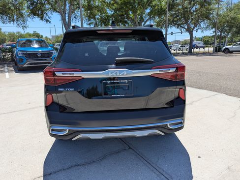 Certified 2022 Kia Seltos EX AWD/4WD image 7
