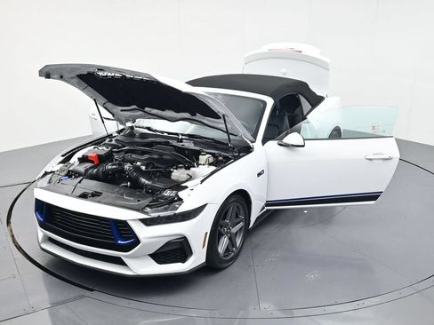 Used 2025 Ford Mustang GT Premium RWD image 46