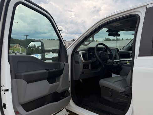 Used 2024 Ford F350 XL w/ XL Chrome Package AWD/4WD image 8