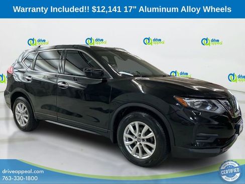 Used 2017 Nissan Rogue SV image 3