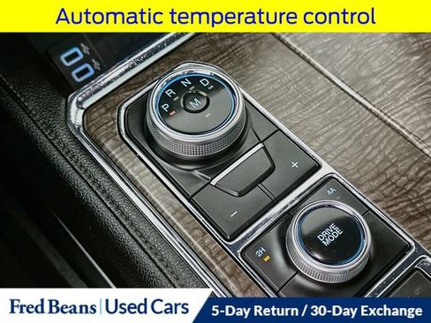 Used 2018 Ford Expedition Limited w/ Equipment Group 302A AWD/4WD image 22
