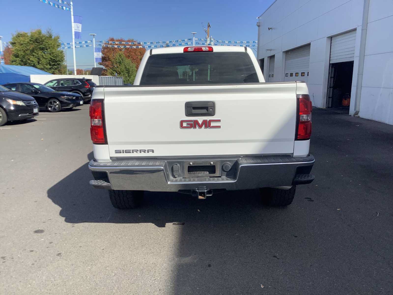 Used 2017 GMC Sierra 1500 2WD Crew Cab w/ Sierra Convenience Package image 4