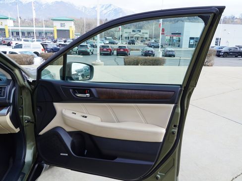 Used 2018 Subaru Outback 2.5i Limited image 23