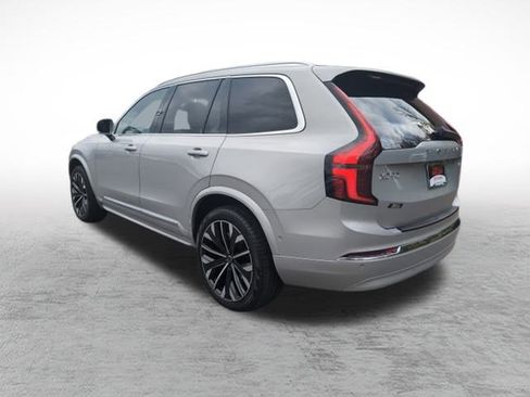Used 2025 Volvo XC90 B6 Plus image 6