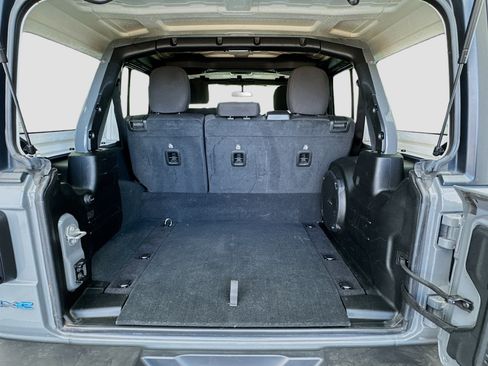 Used 2023 Jeep Wrangler Unlimited AWD/4WD image 17