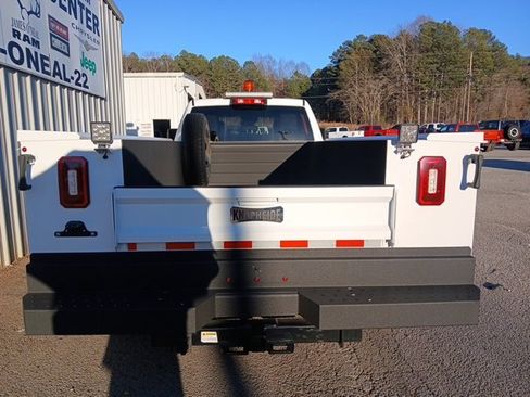 Used 2024 RAM 3500 Tradesman w/ Safety Group image 9