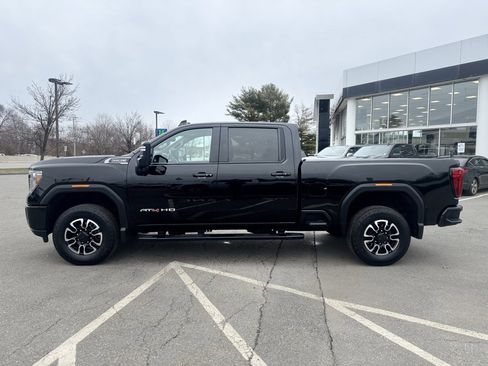Used 2020 GMC Sierra 2500 AT4 w/ Technology Package image 2