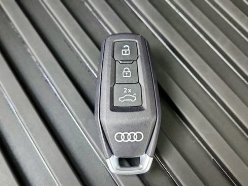 Used 2025 Audi Q5 Premium Plus w/ Premium Plus AWD/4WD image 81