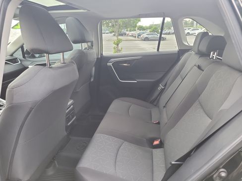 Certified 2022 Toyota RAV4 XLE w/ Convenience Package FWD image 15