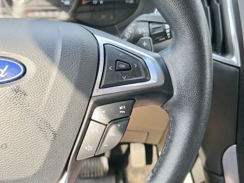 Used 2019 Ford Edge Titanium w/ Equipment Group 301A AWD/4WD image 18