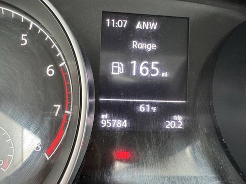 Used 2017 Volkswagen Golf S FWD image 28
