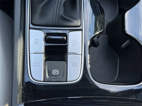 Certified 2025 Hyundai Santa Cruz SEL image 17