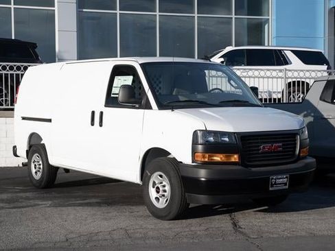 New 2025 GMC Savana 2500 w/ Driver Convenience Package image 33