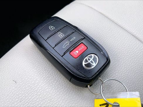 Used 2024 Toyota Grand Highlander AWD image 15