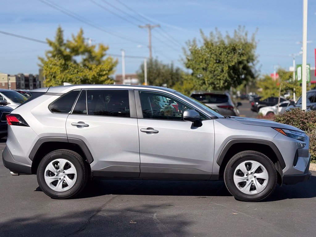 Certified 2024 Toyota RAV4 LE AWD/4WD image 6
