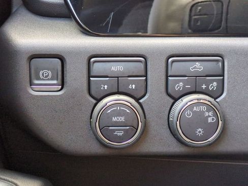 Used 2024 Chevrolet Silverado 1500 LT image 21