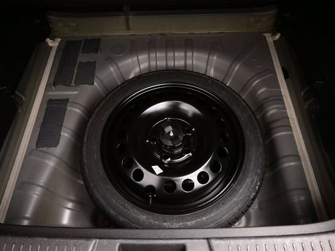 Used 2025 Chevrolet Trax LT FWD image 32