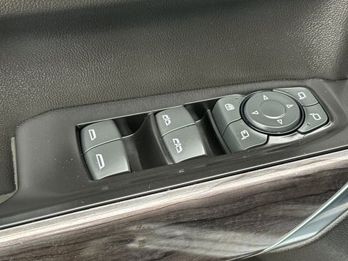 Used 2019 Chevrolet Silverado 1500 LTZ w/ LTZ Convenience Package image 17