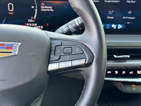 Used 2024 Cadillac XT4 Premium Luxury image 17