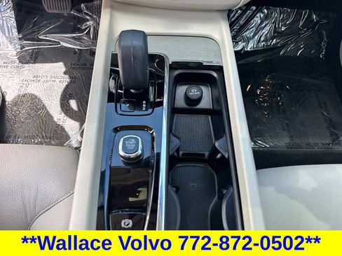 Used 2024 Volvo XC60 B5 Plus w/ Protection Package Premier AWD/4WD image 12
