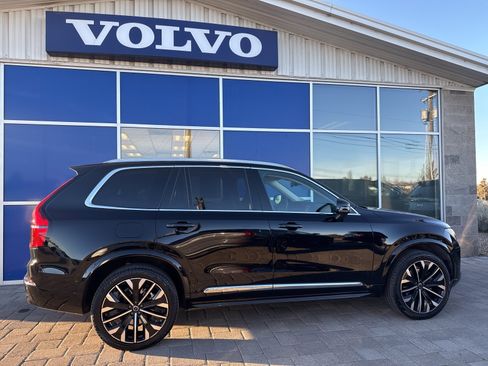 Used 2025 Volvo XC90 B6 Plus image 7