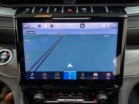 Used 2025 Jeep Grand Cherokee L Overland AWD/4WD image 19