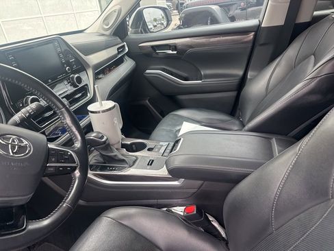 Certified 2021 Toyota Highlander Limited image 7