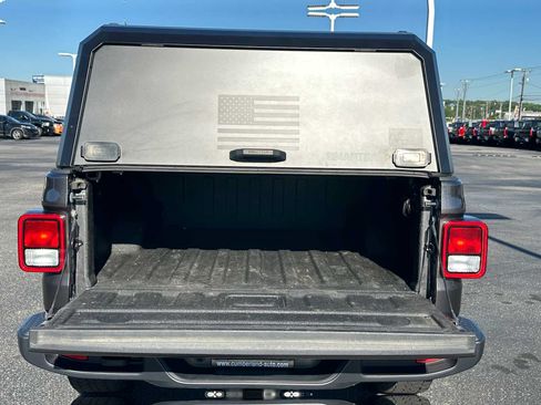 Used 2025 Jeep Gladiator Sport AWD/4WD image 19