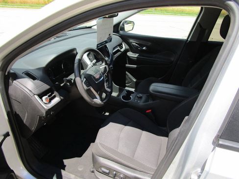 Used 2022 GMC Terrain SLE w/ Driver Convenience Package FWD image 10