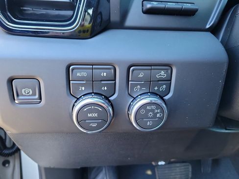 New 2026 GMC Sierra 1500 AT4 w/ AT4 Premium Package AWD/4WD image 26