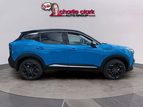 New 2026 Nissan Kicks SR FWD image 7