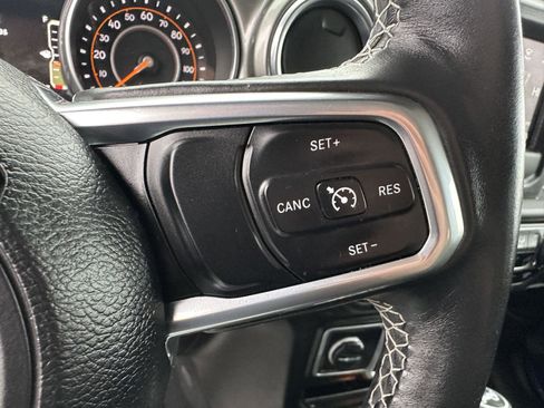 Used 2018 Jeep Wrangler Unlimited Sahara w/ Cold Weather Group image 34